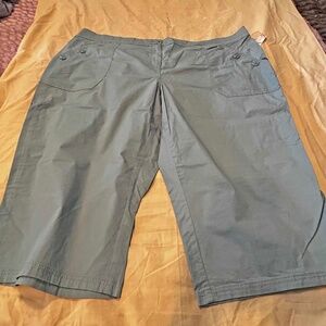 NEW PHOTOS! CAPRI, LIGHT TWILL, CAMEO BLUE, SIZE 28, COTTON/SPANDEX BLEND, FLY